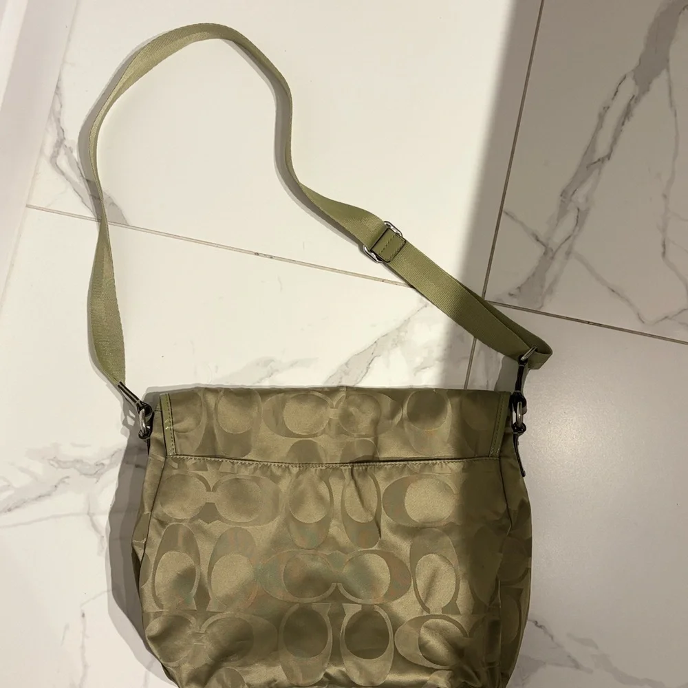 Coach Green Nylon Crossbody Bag Lightweight Everyday - Picture 3 of 9